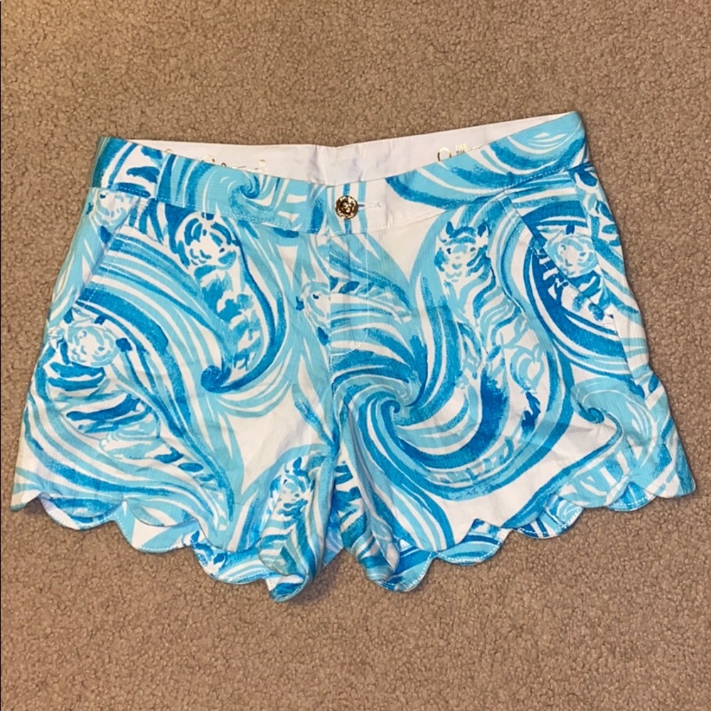 Lilly Pulitzer White & Blue Swirl Scallop Hem Shorts